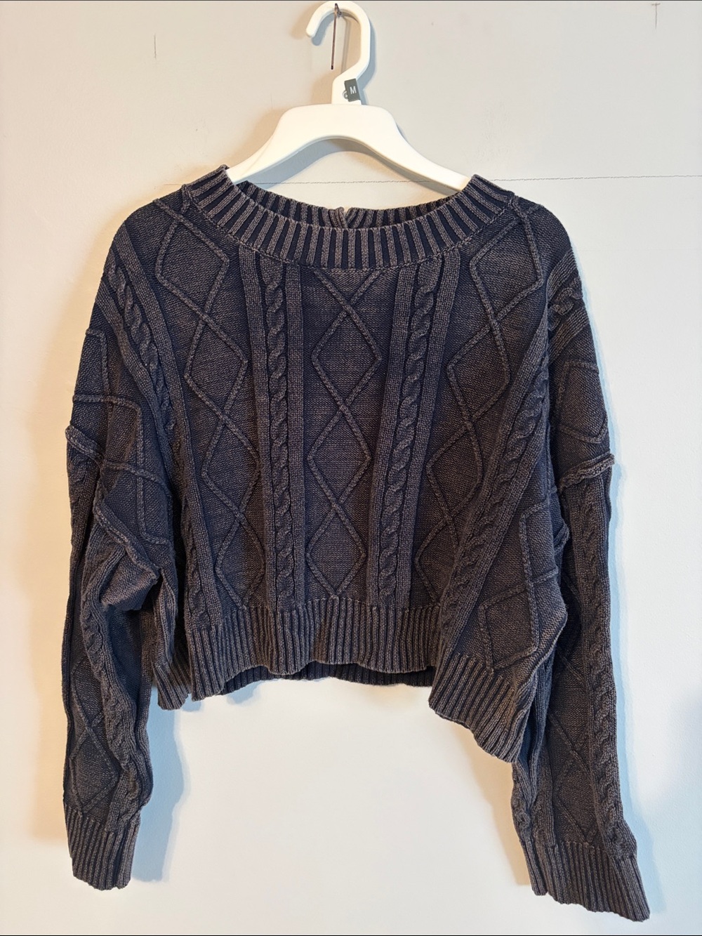 POL Cable-Knit Cropped Crew Sweater - Charcoal/black. Med. 💯 acrylic.